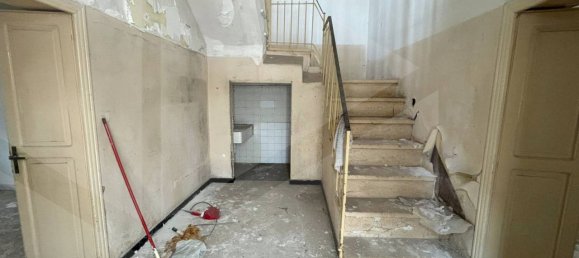 Здание с 3 комнатами в Альтамура, Италия № 20468 16