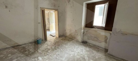 Здание с 3 комнатами в Альтамура, Италия № 20468 14