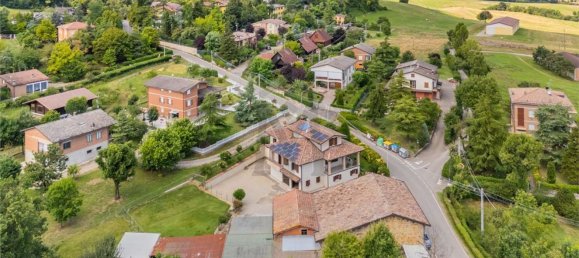 8 rooms House in Viano, Italy No. 289745 7