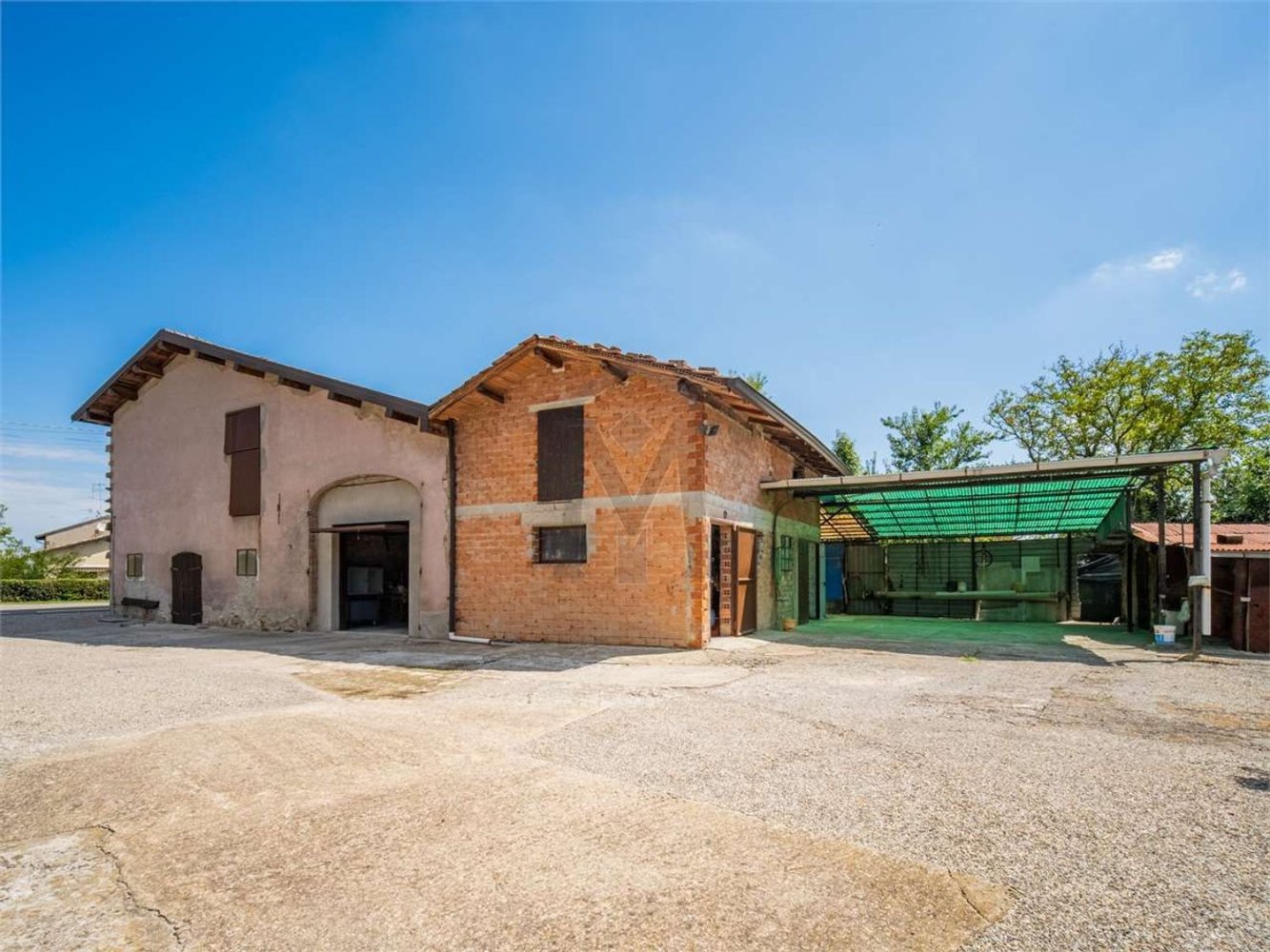 8 rooms House in Viano, Italy No. 289745