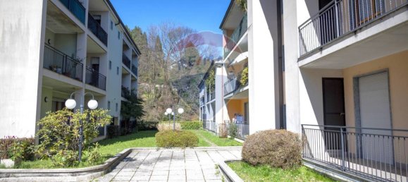 1 bedroom Apartment in Meina, Italy No. 217008 2