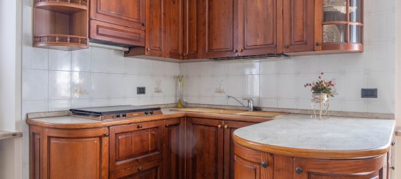 Casa de 9 divisões em Busca, Italy N.º 301710 16