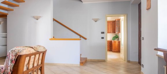 Casa de 9 divisões em Busca, Italy N.º 301710 12