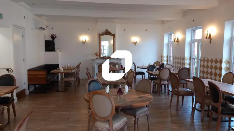  عقار تجاري في Roubaix, France 200متر مربع رقم 346159