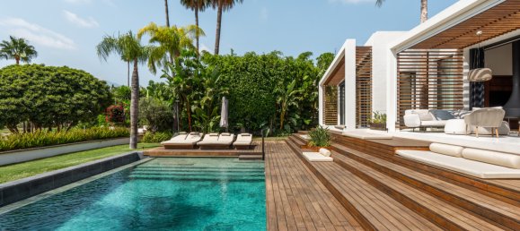 5 bedrooms Villa in Marbella, Spain No. 105786 8