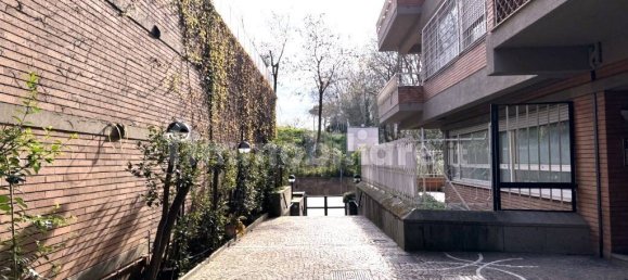 4 bedrooms Apartment in Rome, Italy No. 195479 19