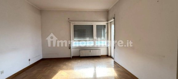 4 bedrooms Apartment in Rome, Italy No. 195479 10