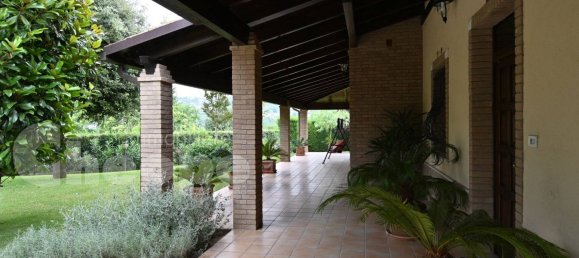 7 bedrooms Villa in Roccamontepiano, Italy No. 76066 11