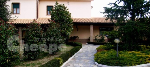 7 bedrooms Villa in Roccamontepiano, Italy No. 76066 5