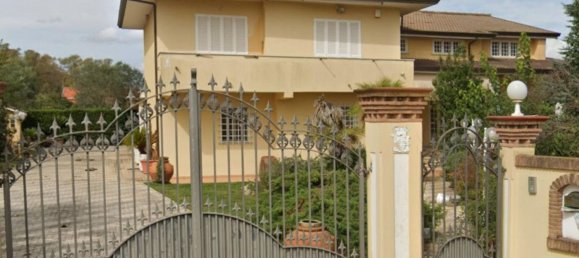 3 rooms Villa in Latina, Italy No. 284985 2