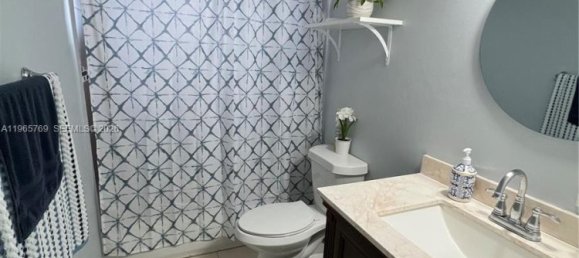 3 dormitorios villa en venta en Miami, Miami-Dade, Florida, USA № 615620 5
