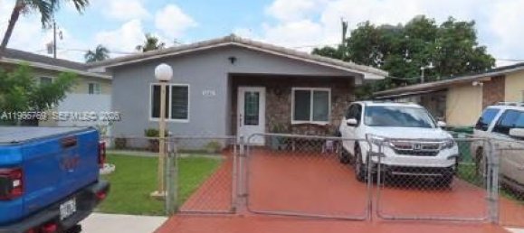 3 dormitorios villa en venta en Miami, Miami-Dade, Florida, USA № 615620 2