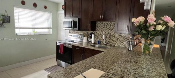 3 dormitorios villa en venta en Miami, Miami-Dade, Florida, USA № 615620 12