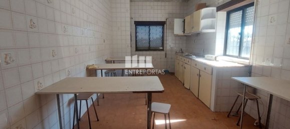 1588m² Warehouse in Viana do Castelo, Portugal No. 57654 11