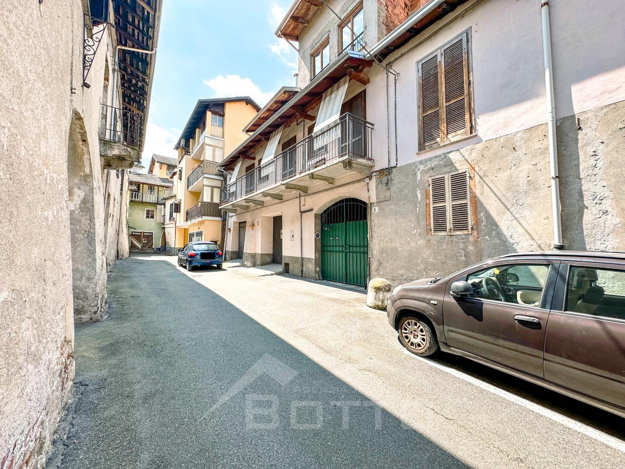 3 rooms Apartment in Serravalle Sesia, Italy No. 231206