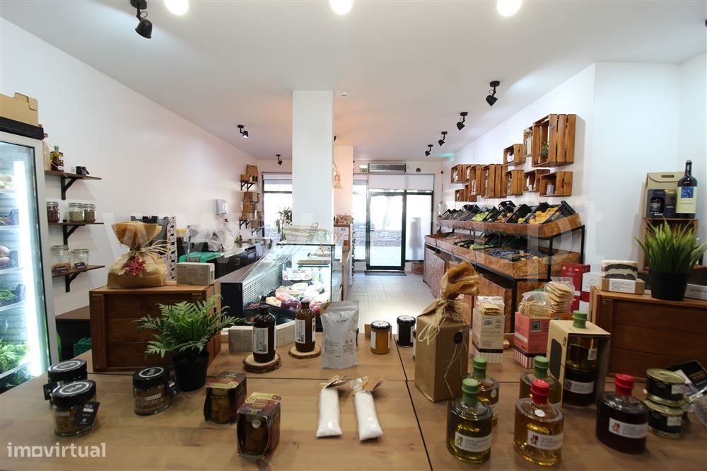 61m² Commercial property in Palmela, Portugal No. 256578