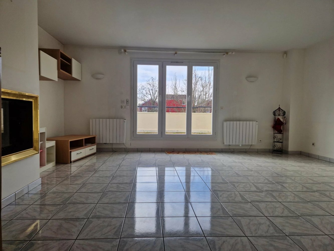 3 bedrooms Duplex in Voisins-le-Bretonneux, France No. 150031