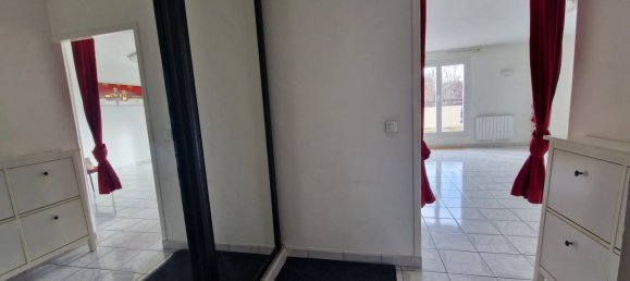 3 bedrooms Duplex in Voisins-le-Bretonneux, France No. 150031 4