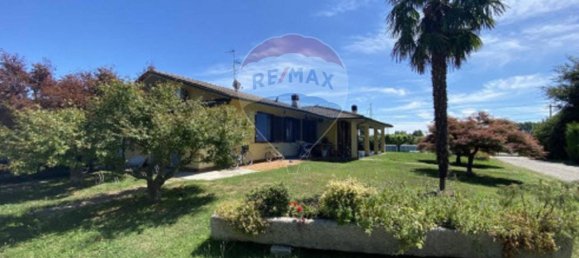 5 rooms Villa in Marcallo con Casone, Italy No. 114724 4