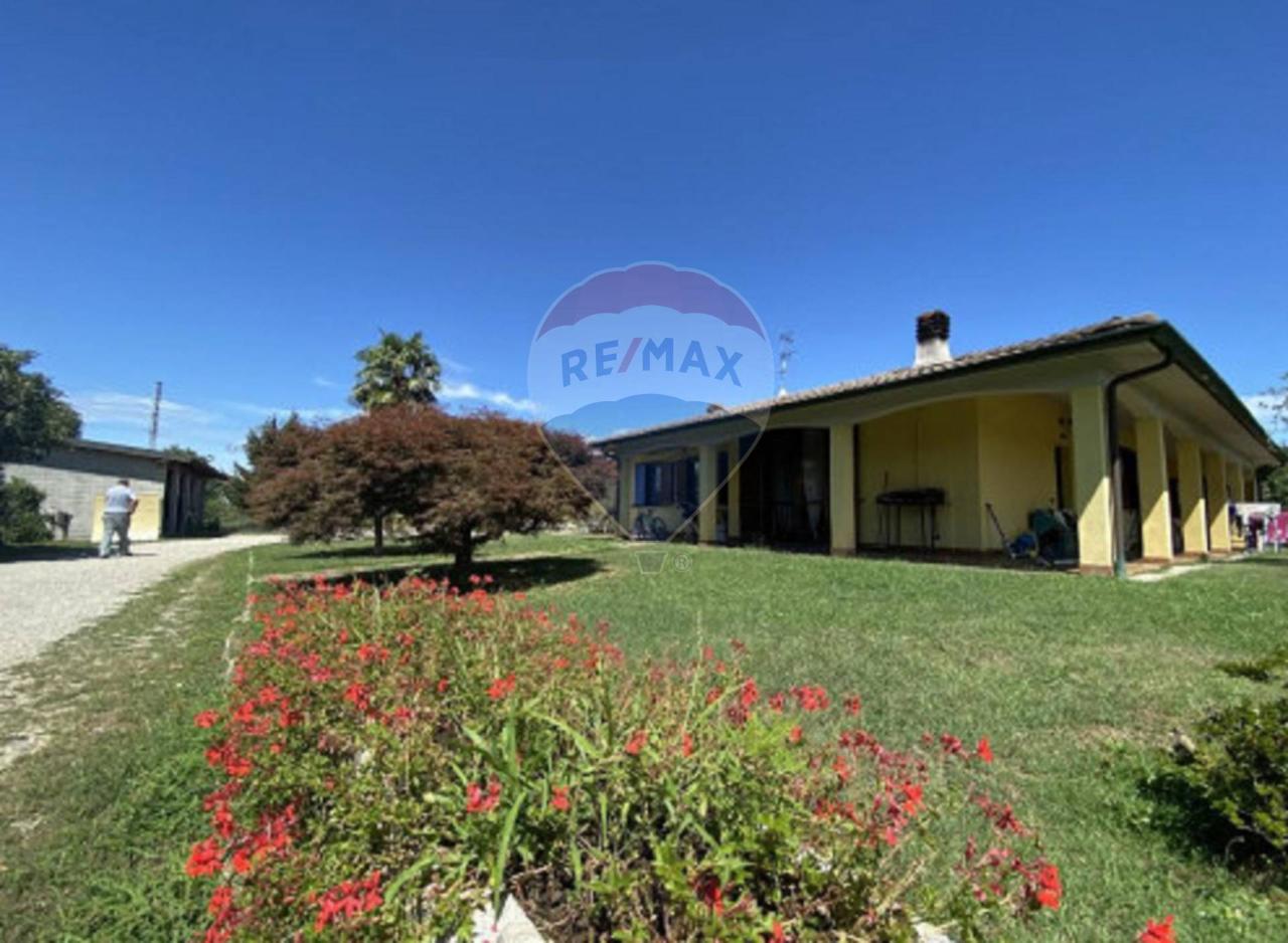 Villa de 5 divisões em Marcallo con Casone, Italy N.º 114724