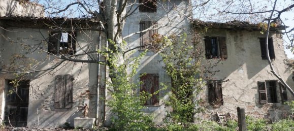 8 rooms House in Parma, Italy No. 231867 3