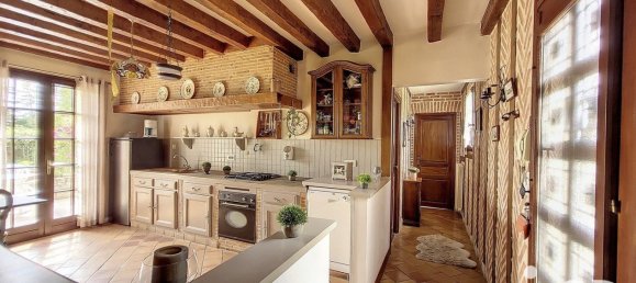 9 rooms House in Lorris, France No. 221723 4