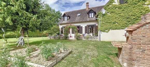 9 rooms House in Lorris, France No. 221723 3