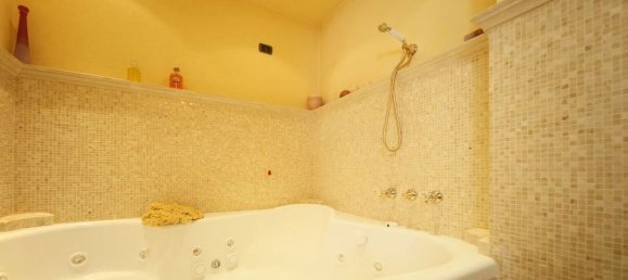 4 bedrooms Villa in Monsummano Terme, Italy No. 46997 30