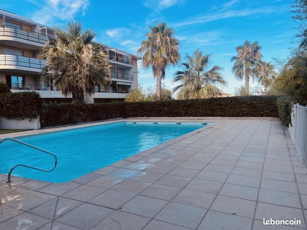 Studio in Antibes, France No. 282172