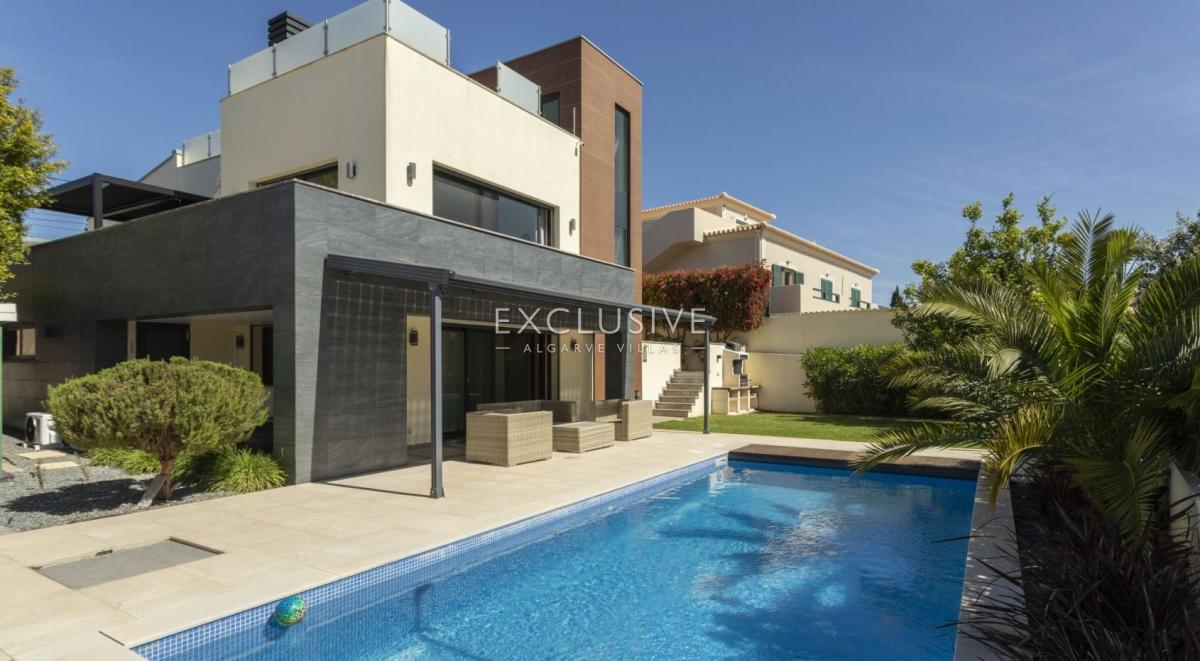 3 bedrooms Villa in Lagoa, Portugal No. 7566