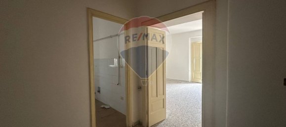 Дом с 12 спальнями в Беневенто, Италия № 75925 10