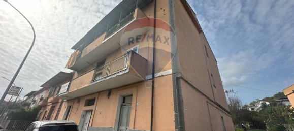 Дом с 12 спальнями в Беневенто, Италия № 75925 4