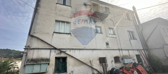 Дом с 12 спальнями в Беневенто, Италия № 75925 5