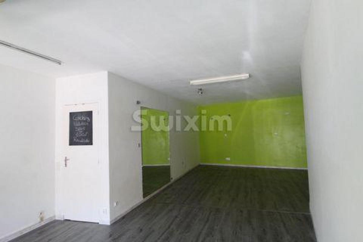 Tienda en Pierrelatte, France 50 m² No. 21200