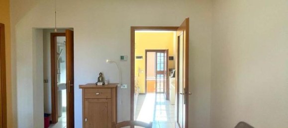 3 rooms Apartment in Bologna, Italy No. 43475 7