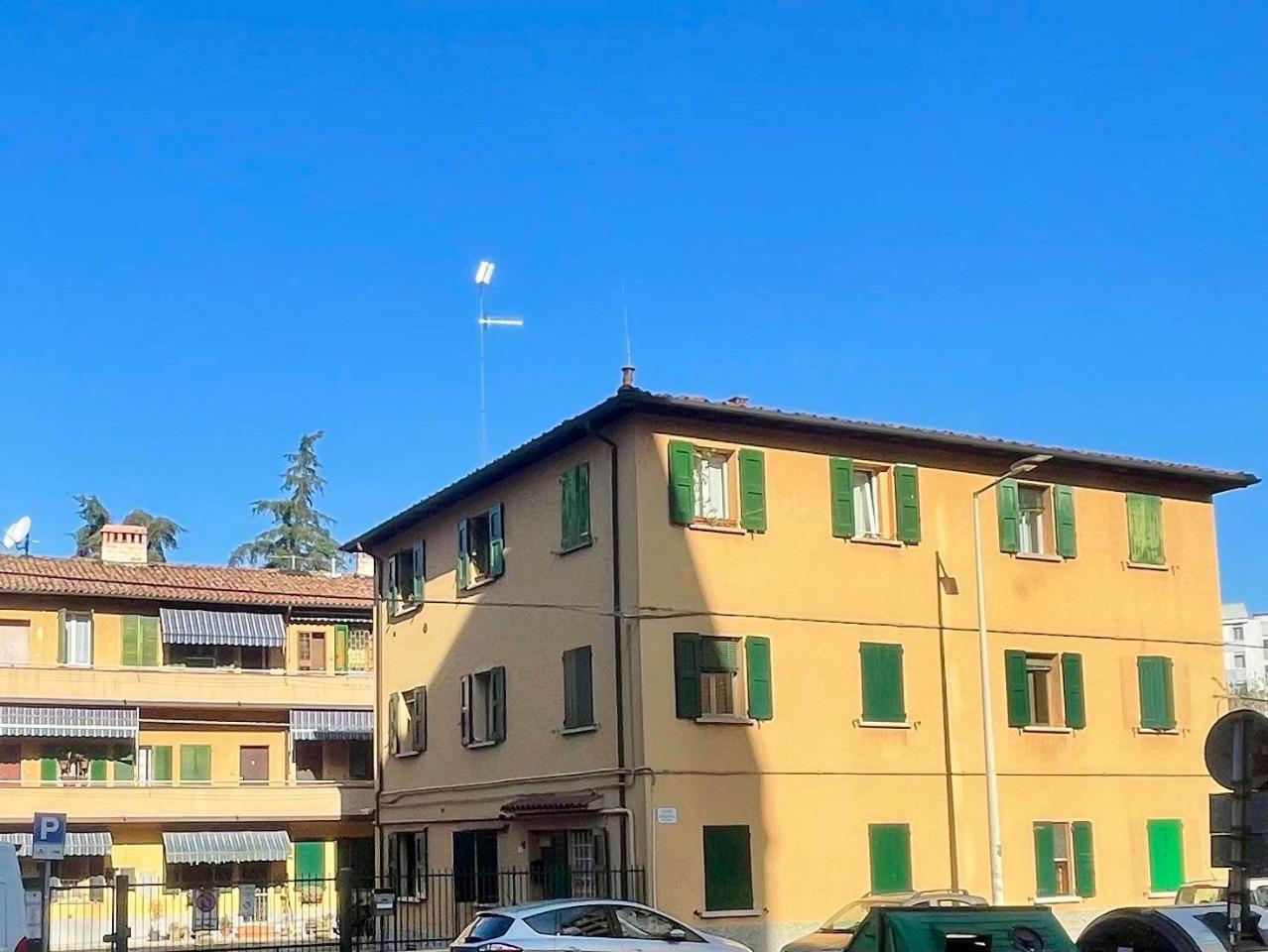 3 rooms Apartment in Bologna, Italy No. 43475