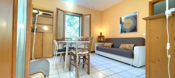 3 rooms Apartment in Bologna, Italy No. 43475 8