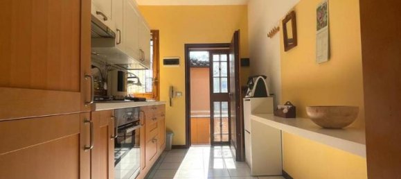 3 rooms Apartment in Bologna, Italy No. 43475 4
