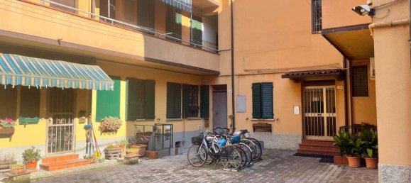 3 rooms Apartment in Bologna, Italy No. 43475 23
