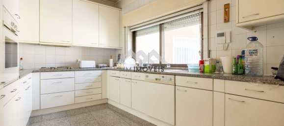 3 bedrooms Penthouse in Porto, Portugal No. 137697 4