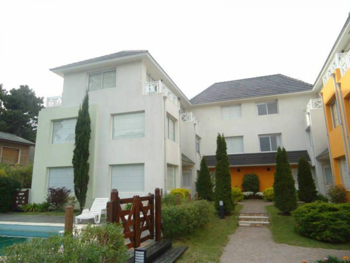 Apartamento de 2 dormitorios en Mar del Plata, Argentina No. 94286