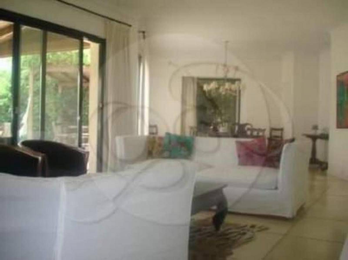 Casa T3 em Malvinas Argentinas, Argentina N.º 6387