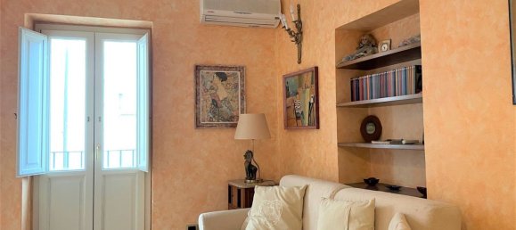 8-salle Appartement à Catanzaro, Italy No. 218099 10