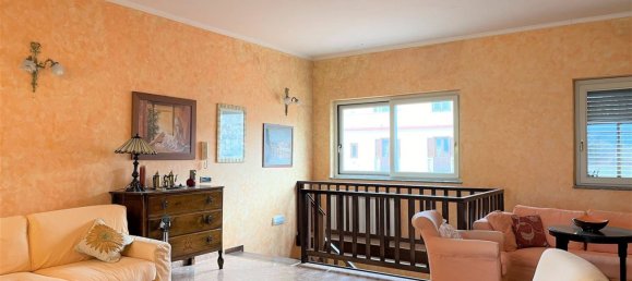 8-salle Appartement à Catanzaro, Italy No. 218099 30