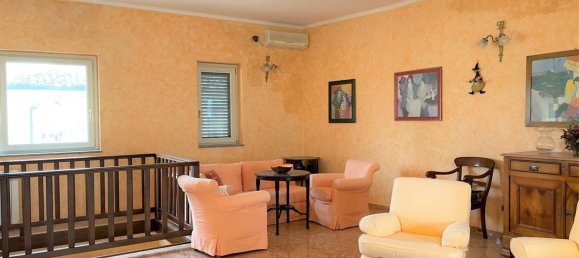 8-salle Appartement à Catanzaro, Italy No. 218099 39