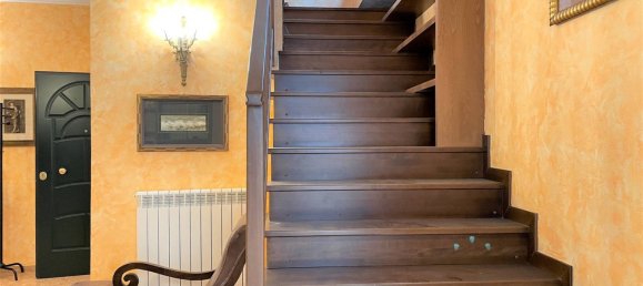 8-salle Appartement à Catanzaro, Italy No. 218099 20