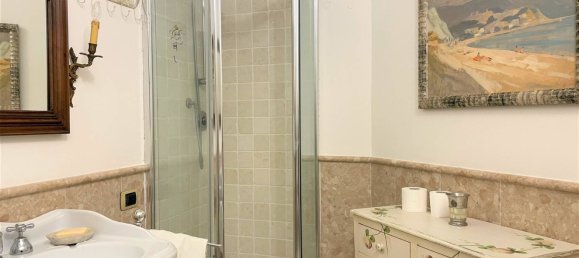 8-salle Appartement à Catanzaro, Italy No. 218099 7