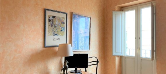 8-salle Appartement à Catanzaro, Italy No. 218099 11