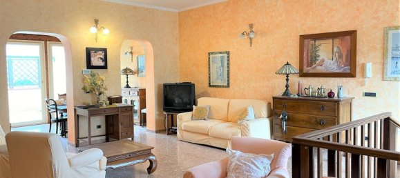 8-salle Appartement à Catanzaro, Italy No. 218099 25