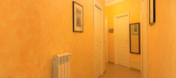 8-salle Appartement à Catanzaro, Italy No. 218099 5